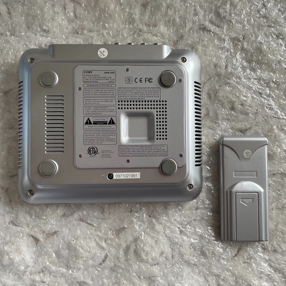 Coby Ultra Compact DVD Player - Picture 2 of 7